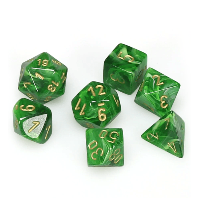 https://cartamagica.latzee.net/wp-content/uploads/2023/11/Chessex-VORTEX-GREEN-GOLD-Set-Kockica_1.png